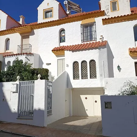 Casa Del Puerto De エステポナ